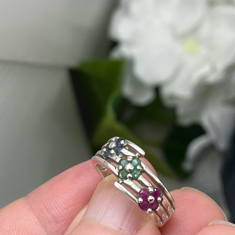 Vintage Sterling Silver Flower Cluster Ring – Ruby, Emerald, Sapphire - Picture 6 of 16